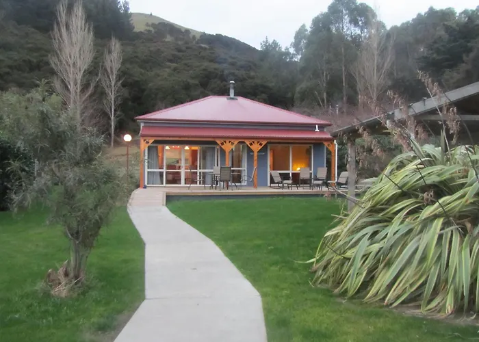Koromiko Cottage At Lochsloy Farmstay Little River